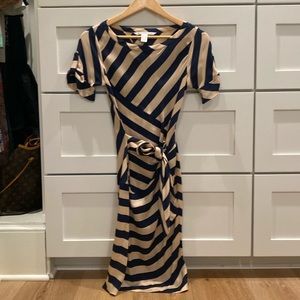Diane Avon Furstenbery Navy and cream wrap silk dress